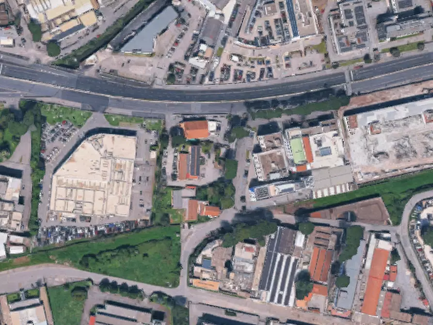 Immagine 13 di Posto auto in vendita  in Via Tiburtina a Roma