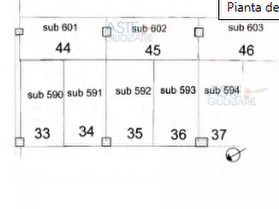 Immagine 16 di Posto auto in vendita  in Via Tiburtina a Roma