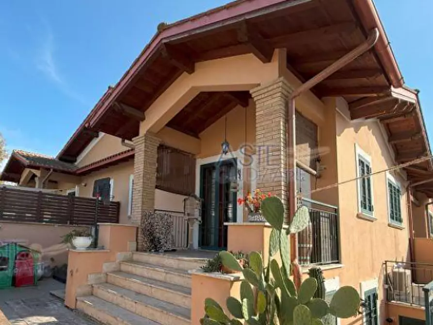 Immagine 1 di Villa in vendita  in Via Caiolo a Roma