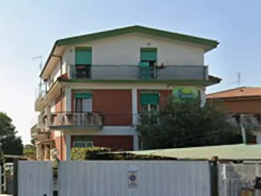 Immagine 3 di Appartamento in vendita  in Via di Vermicino a Roma