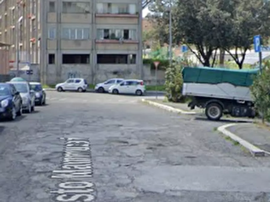 Immagine 12 di Garage in vendita  in  Via di Grotta di Gregna a Roma