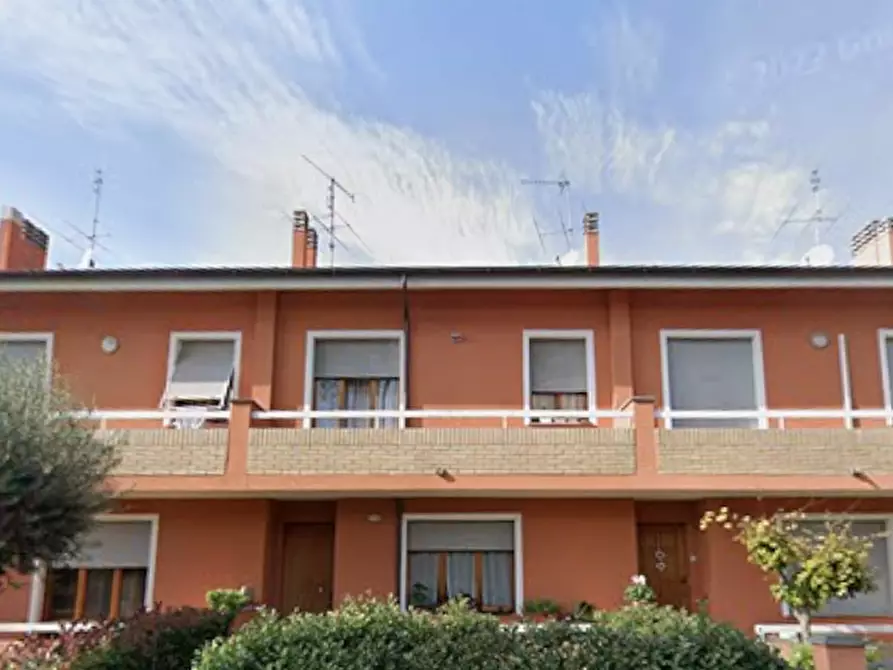 Immagine 6 di Villetta a schiera in vendita  in Via Gubbio a Colli Al Metauro