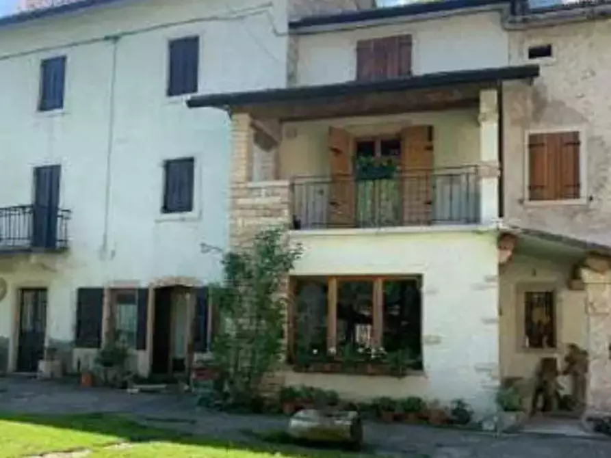 Immagine 2 di Porzione di casa in vendita  in Contrada Cenise di Sotto Valdiporro a Bosco Chiesanuova