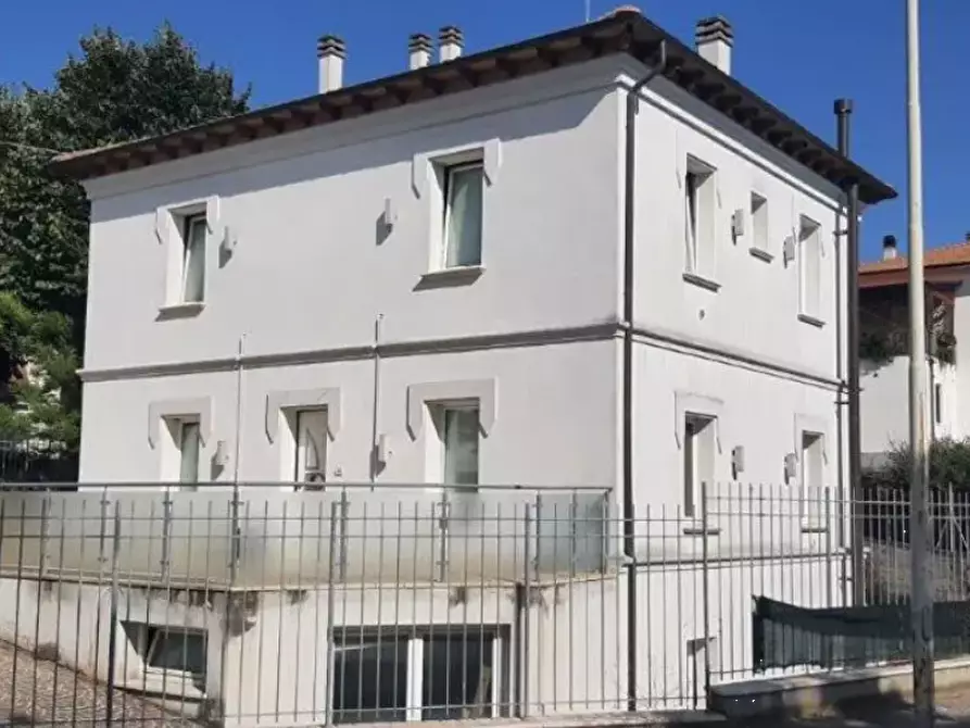 Immagine 5 di Ufficio in vendita  in Via Vittorio Veneto a Mondolfo