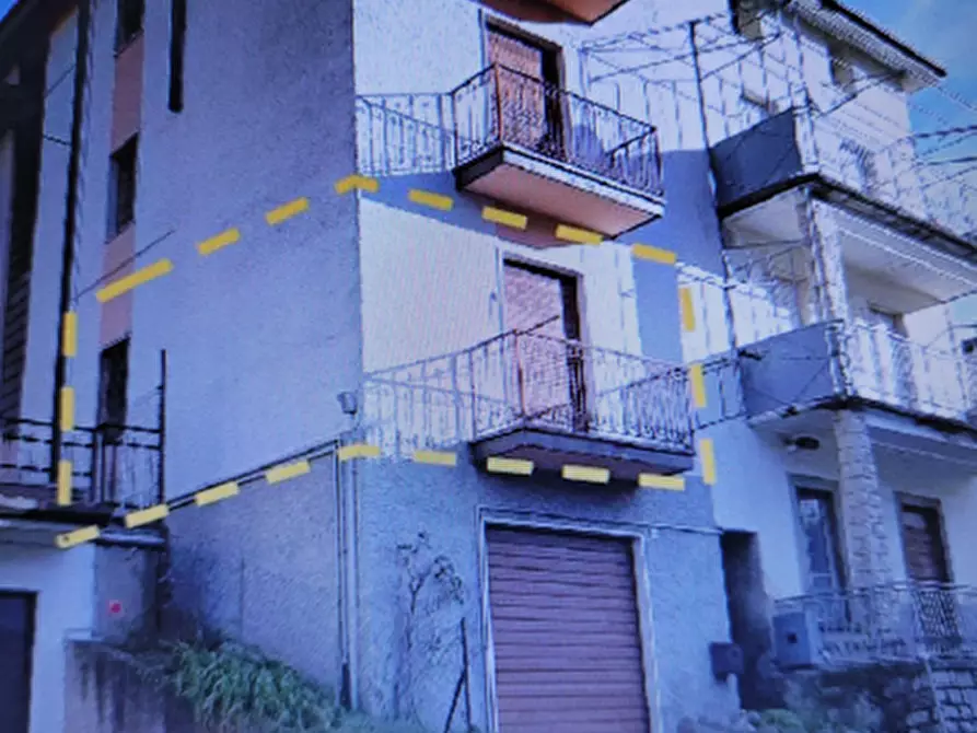 Immagine 2 di Appartamento in vendita  in Piazza Vittorio Emanuele II a Gaverina Terme