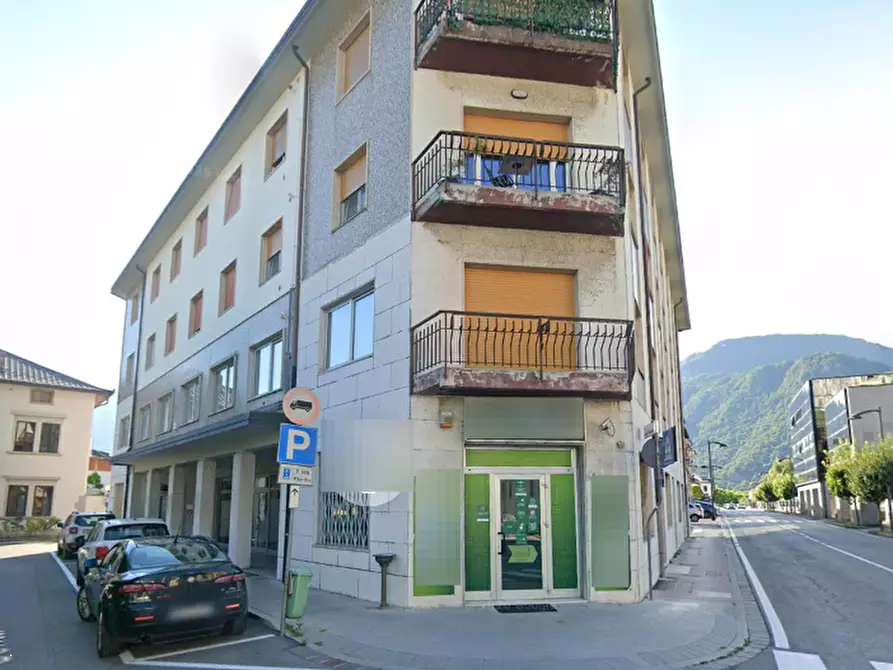 Immagine 1 di Negozio in vendita  in Piazza Centa a Tolmezzo