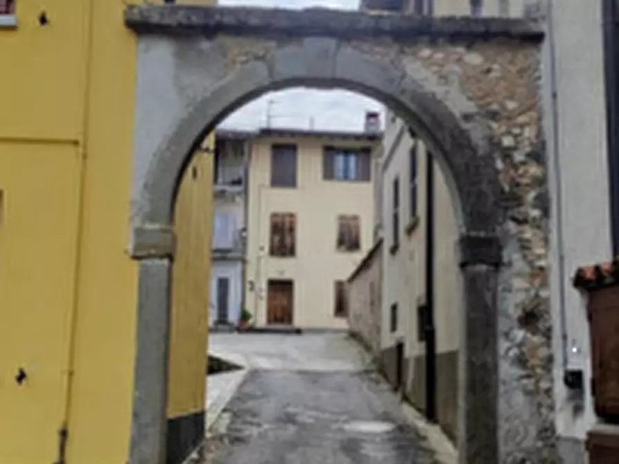 Immagine 1 di Appartamento in vendita  in Via Canova a Almenno San Bartolomeo