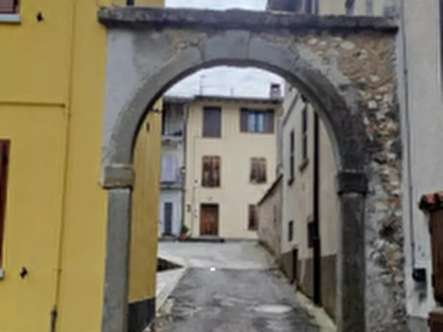 Immagine 6 di Appartamento in vendita  in Via Canova a Almenno San Bartolomeo