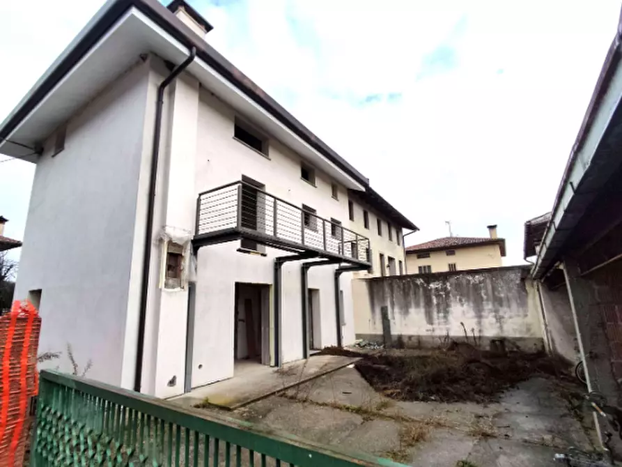 Immagine 1 di Casa indipendente in vendita  in  Via I Maggio a Martignacco