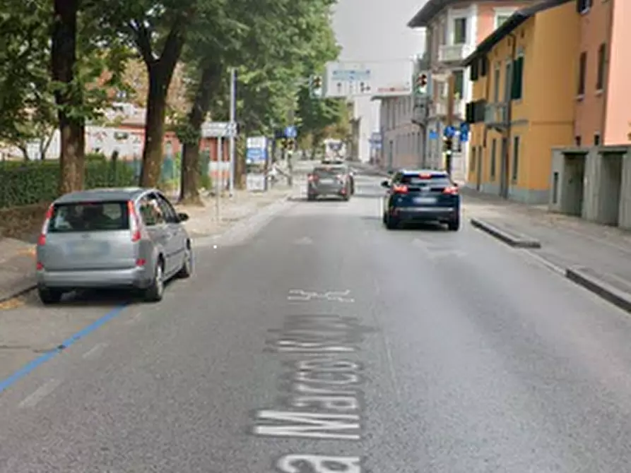 Immagine 11 di Garage in vendita  in Via Marco Volpe a Udine