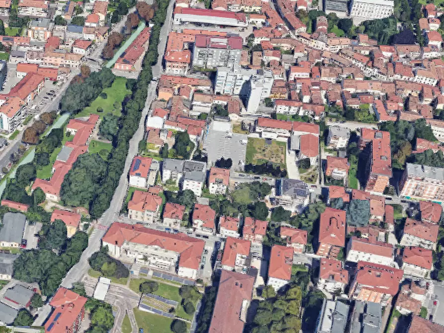 Immagine 12 di Garage in vendita  in Via Marco Volpe a Udine