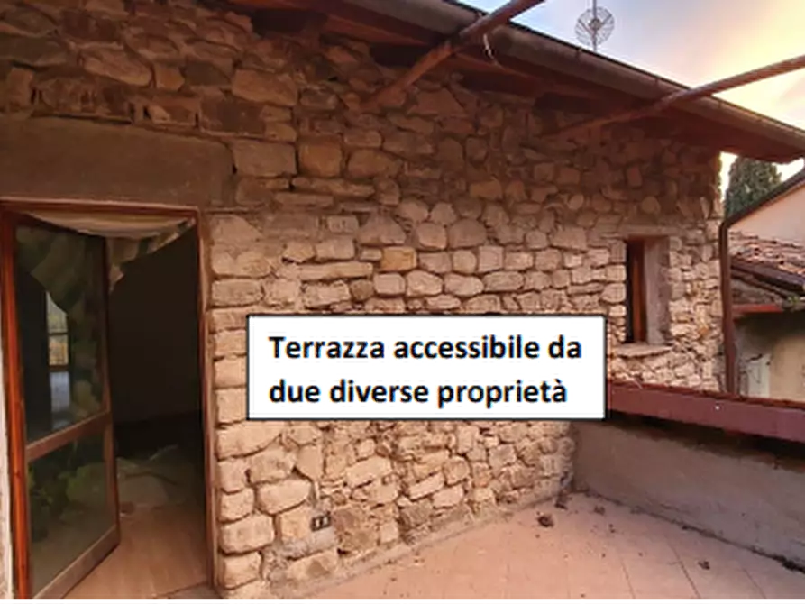 Immagine 9 di Appartamento in vendita  in Via Fuori le Mura a Bagnone