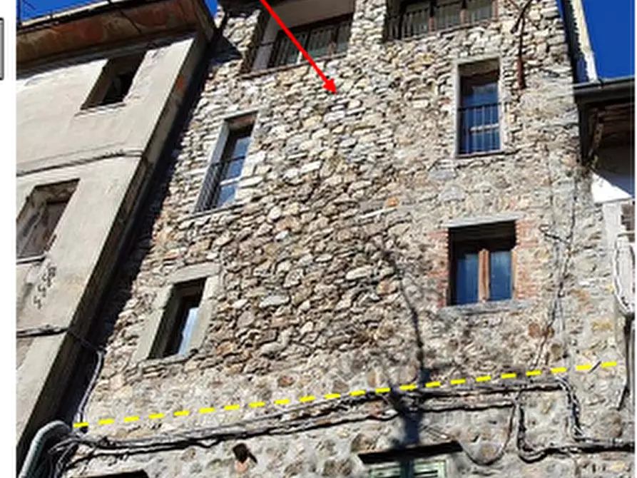 Immagine 5 di Appartamento in vendita  in Via Fuori le Mura a Bagnone