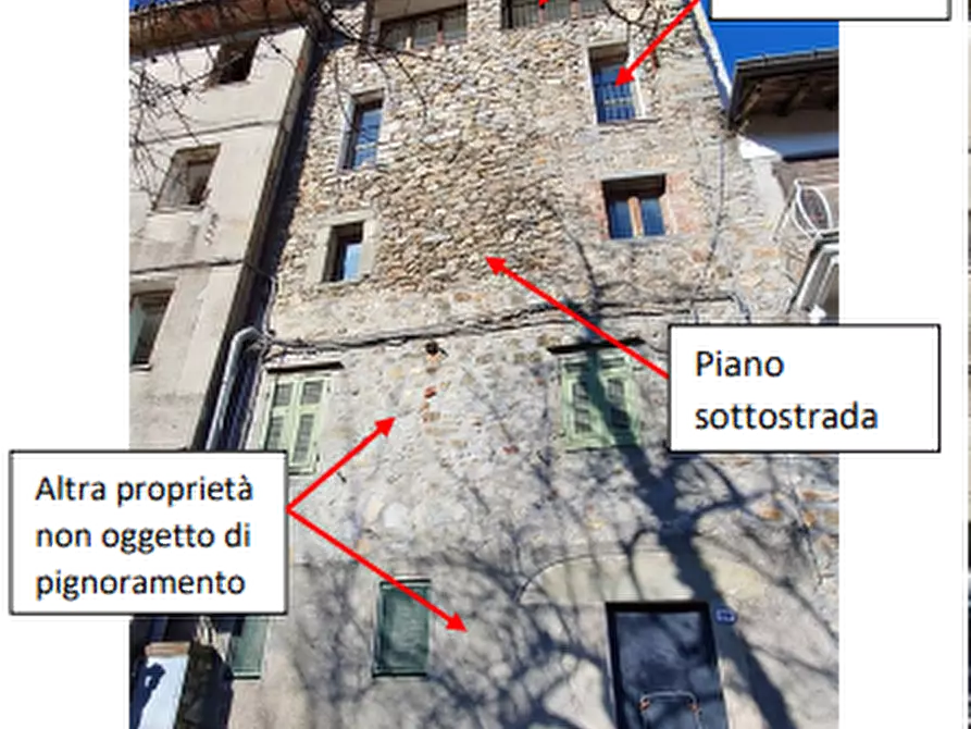 Immagine 3 di Appartamento in vendita  in Via Fuori le Mura a Bagnone