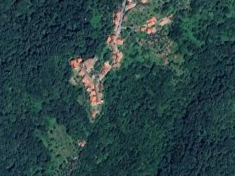 Immagine 18 di Appartamento in vendita  in Via Fuori le Mura a Bagnone