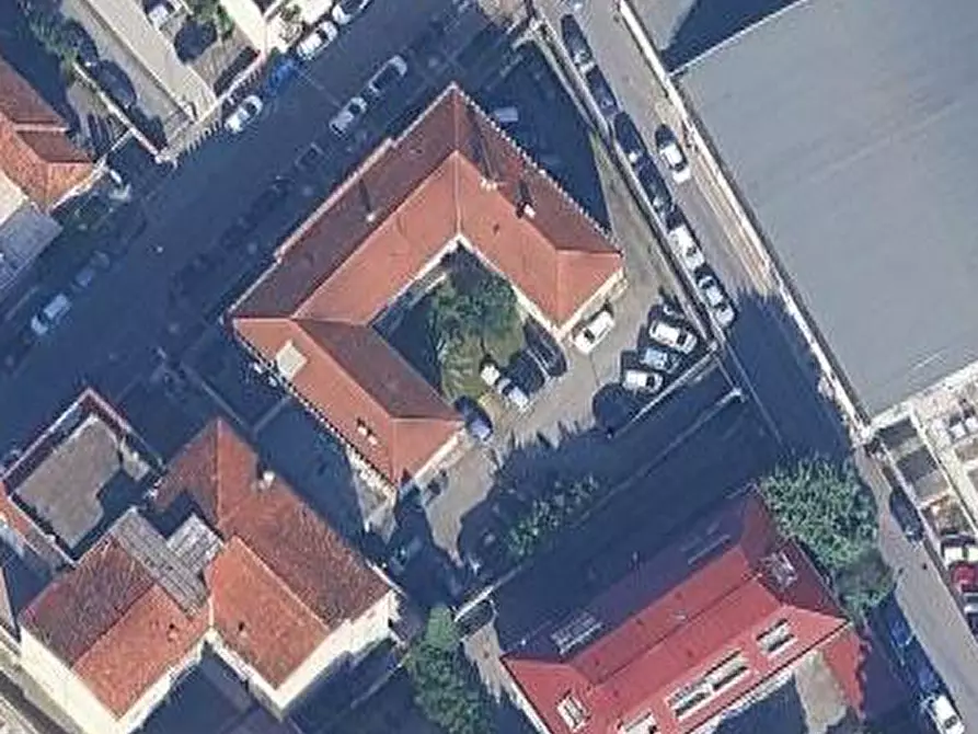 Immagine 1 di Ufficio in vendita  in Via Vincenzo Giudice a Massa