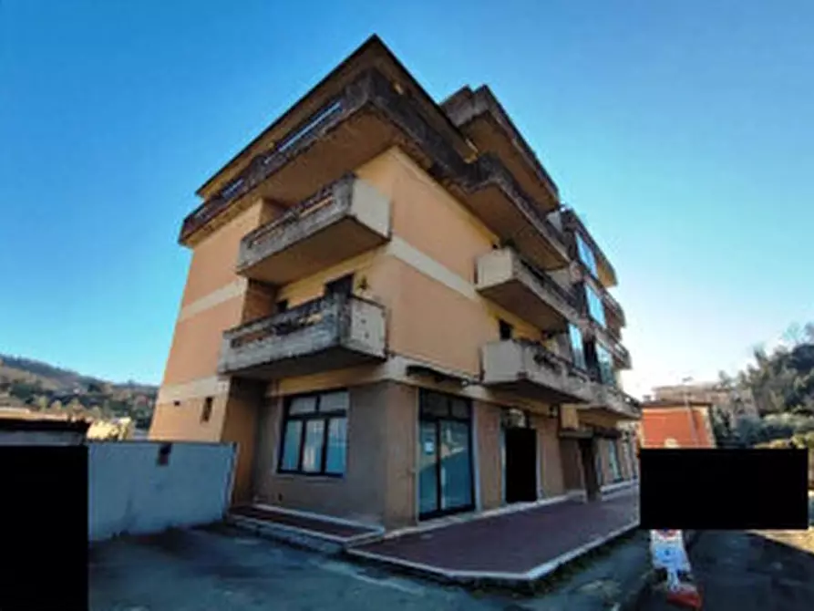 Immagine 3 di Appartamento in vendita  in Via Carriona a Carrara