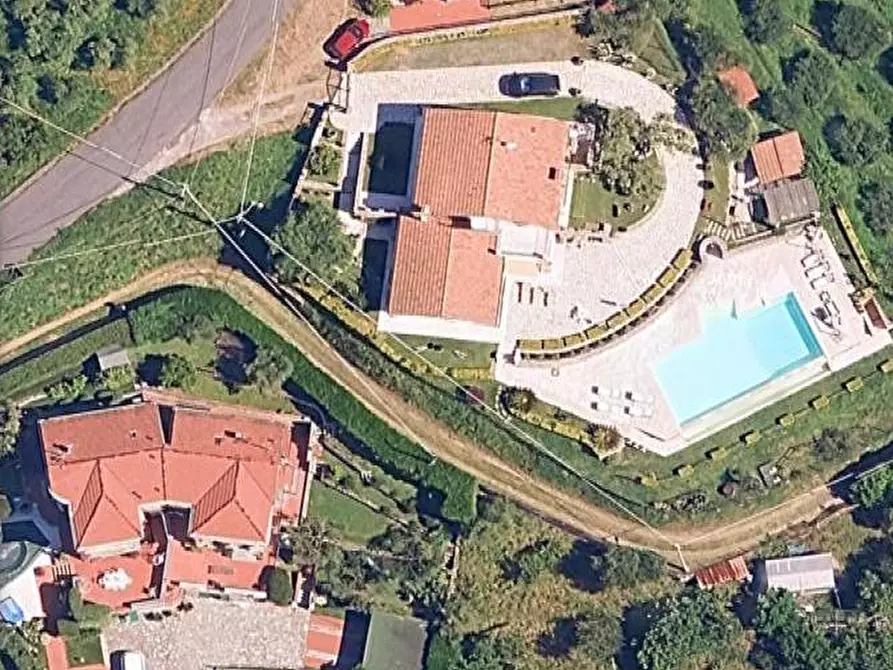 Immagine 11 di Negozio in vendita  in Via dei Pilastri a Fosdinovo