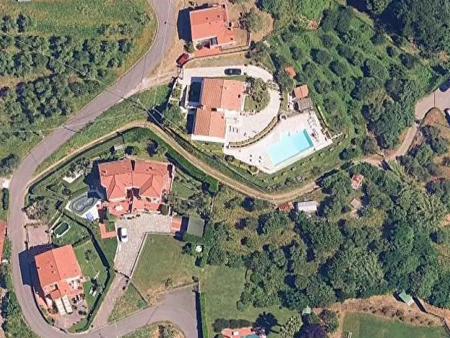 Immagine 12 di Negozio in vendita  in Via dei Pilastri a Fosdinovo