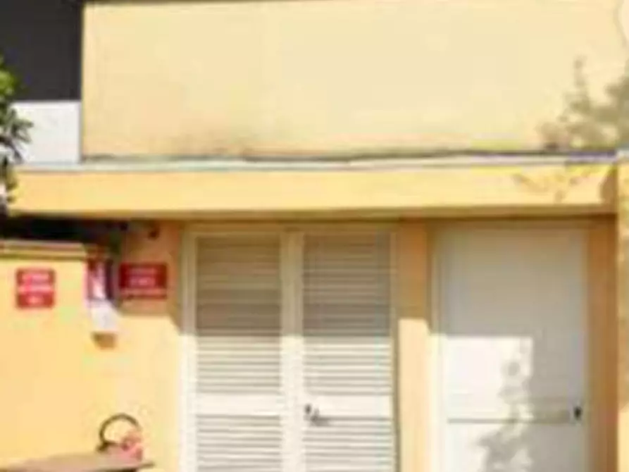 Immagine 18 di Negozio in vendita  in Via dei Pilastri a Fosdinovo