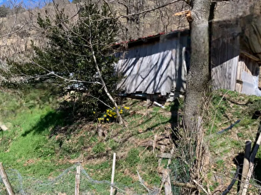 Immagine 2 di Magazzino in vendita  in Località vilaggio Aracci-Groppo di Sopra a Zeri