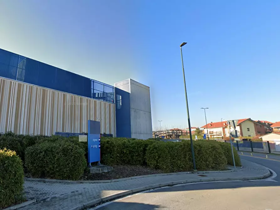 Immagine 10 di Negozio in vendita  in Via Conte Rossi di Montelera  a Chieri