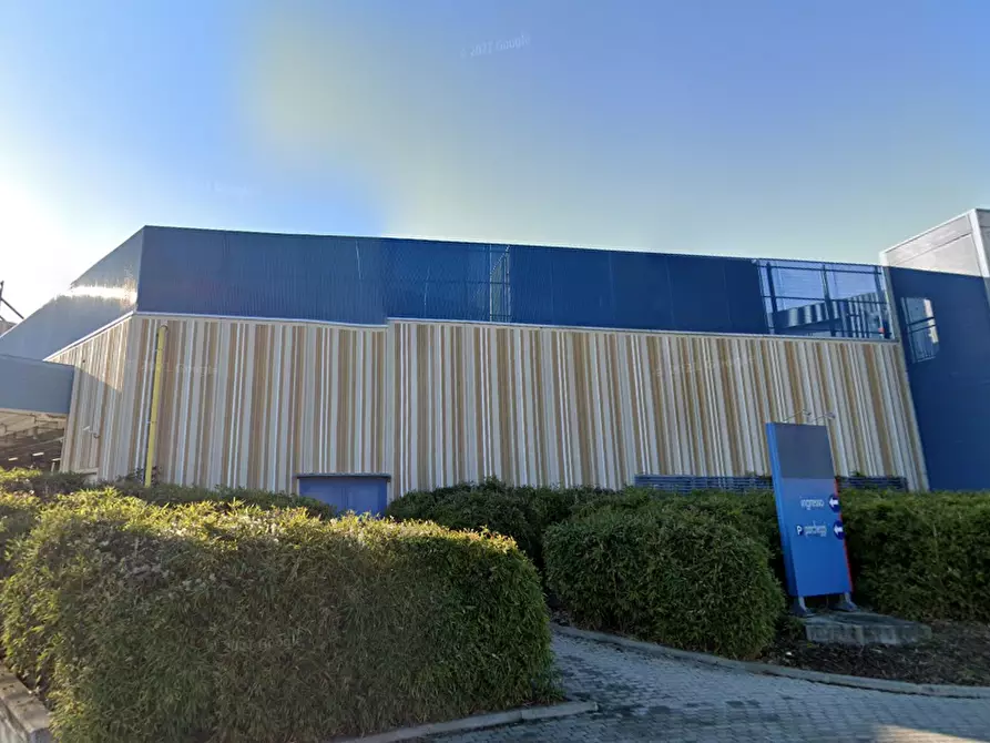 Immagine 11 di Negozio in vendita  in Via Conte Rossi di Montelera  a Chieri