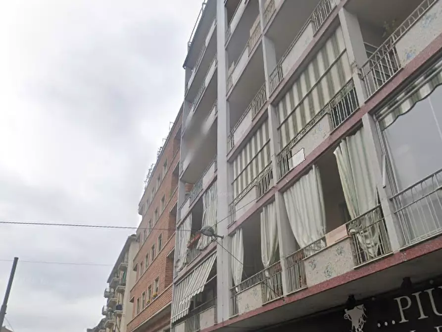 Immagine 15 di Appartamento in vendita  in Corso Giulio Cesare  a Torino