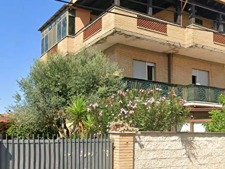 Immagine 18 di Appartamento in vendita  in Via Guido Cavalcanti  a Anzio