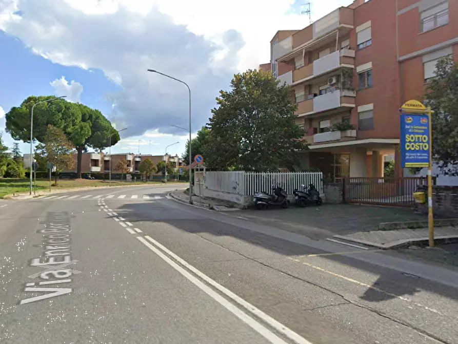 Immagine 9 di Negozio in vendita  in Via Enrico Berlinguer  a Civitavecchia