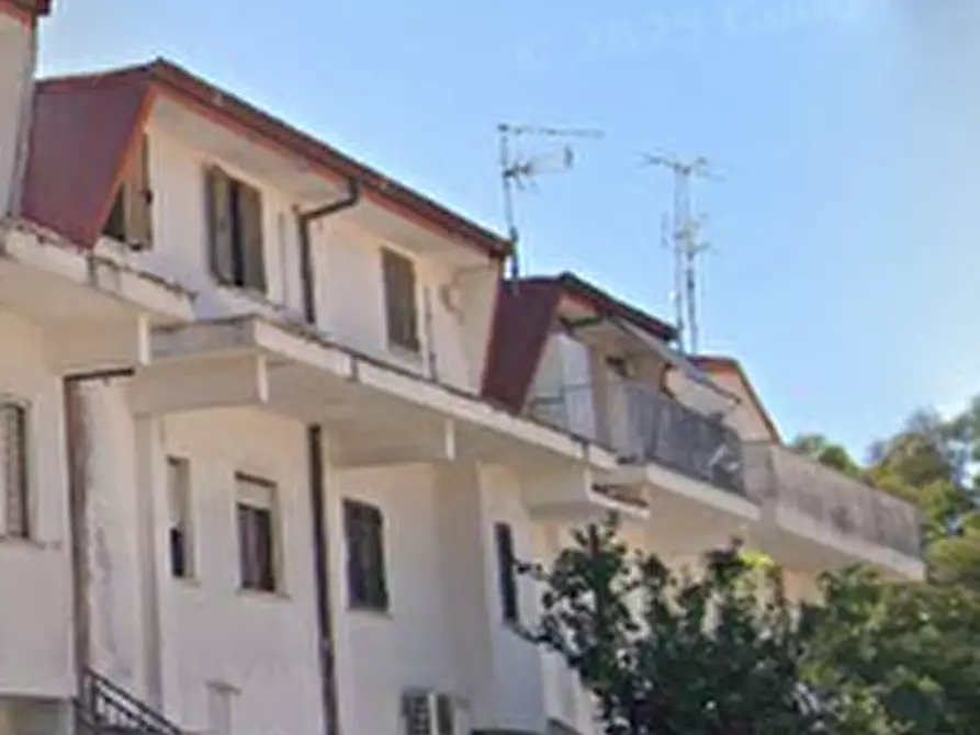 Immagine 11 di Appartamento in vendita  in Viale Danimarca  a Pomezia