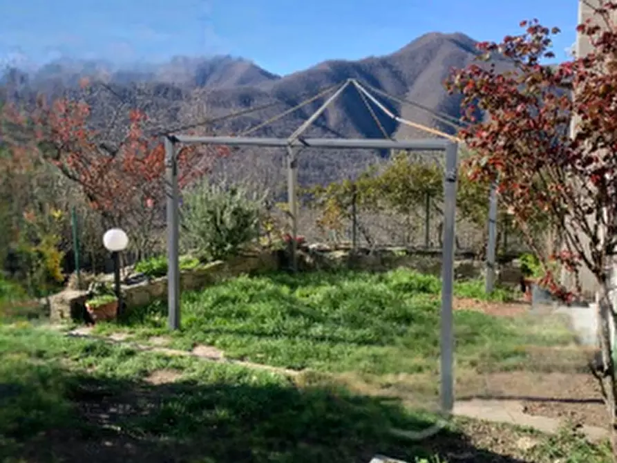 Immagine 6 di Porzione di casa in vendita  in via castoglio a Zeri