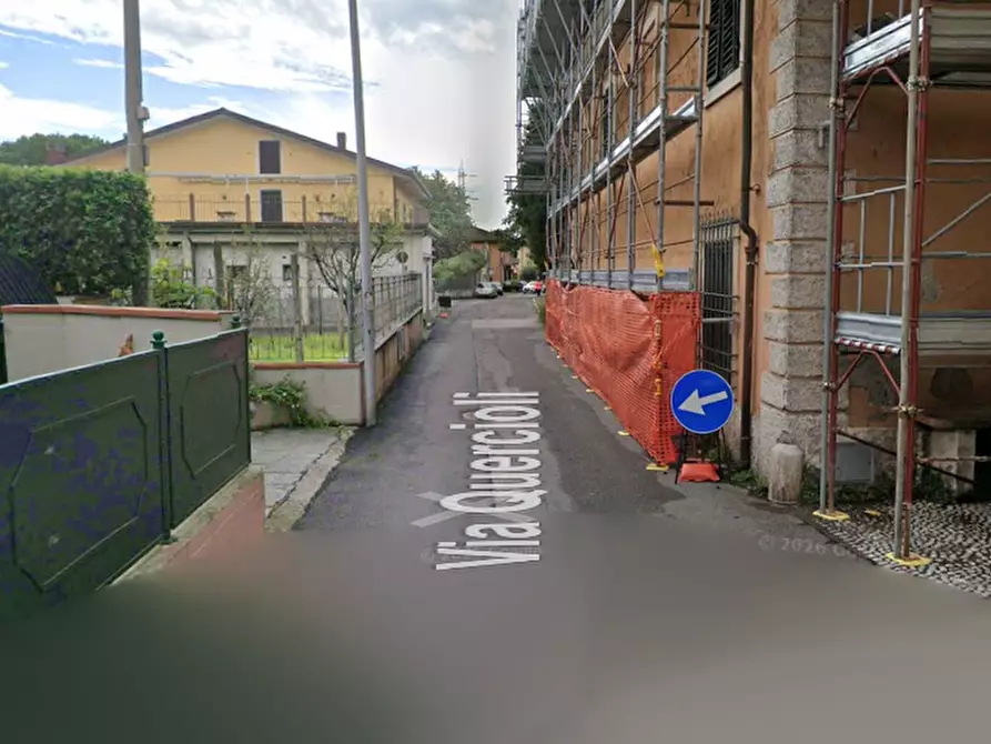 Immagine 3 di Magazzino in vendita  in Via Quercioli a Massa