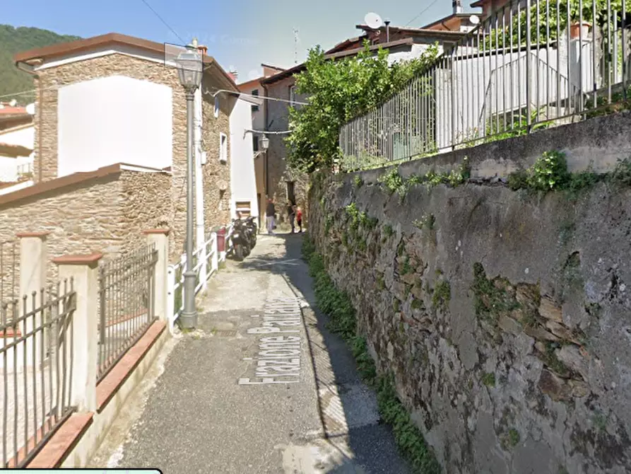 Immagine 5 di Stabile in vendita  in Frazione Pariana a Massa