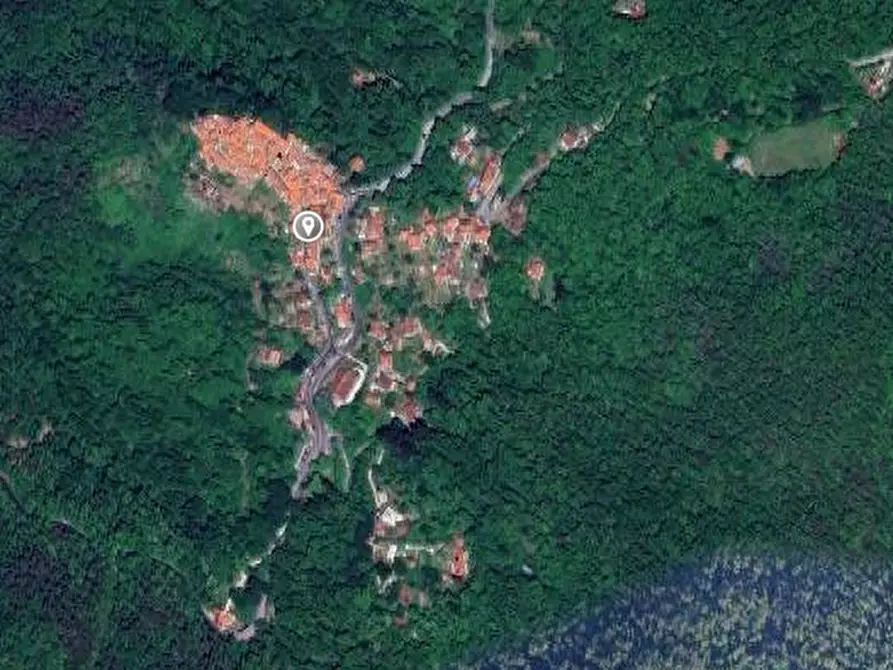 Immagine 6 di Stabile in vendita  in Frazione Pariana a Massa