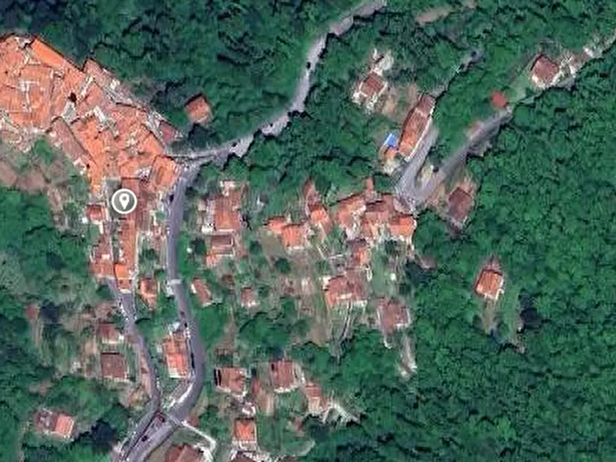 Immagine 7 di Stabile in vendita  in Frazione Pariana a Massa