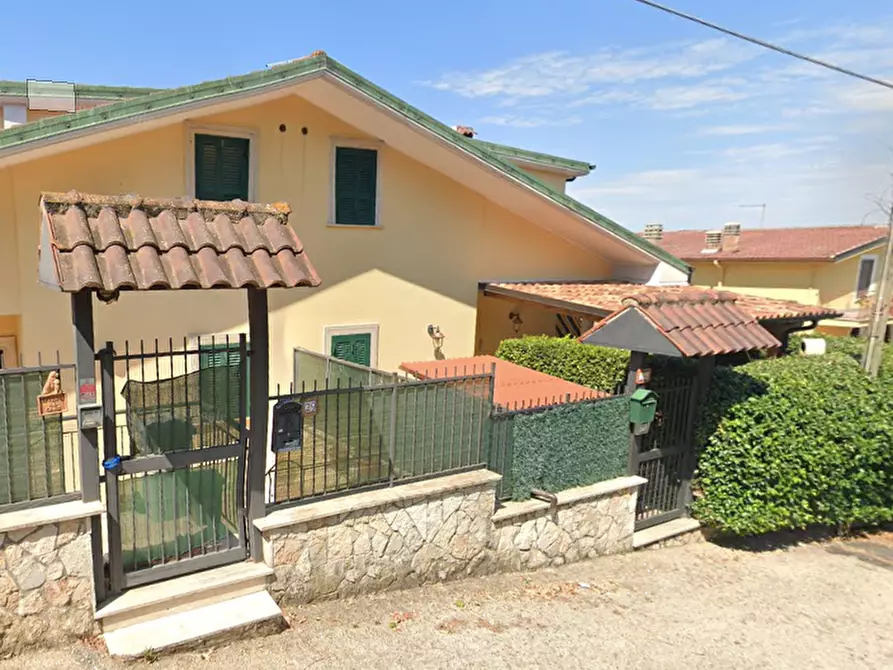 Immagine 14 di Villa in vendita  in Via Guido Reni a Guidonia Montecelio