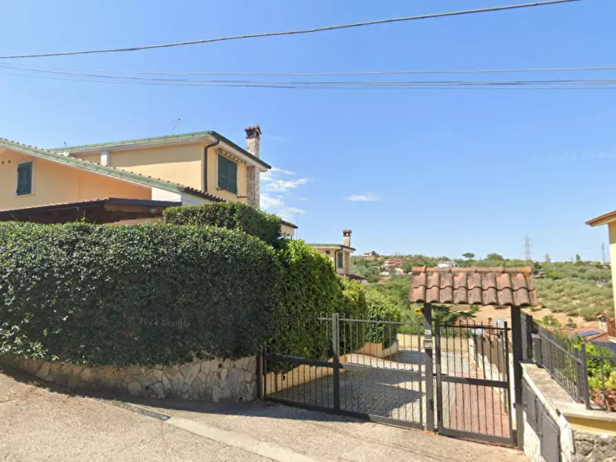 Immagine 18 di Villa in vendita  in Via Guido Reni a Guidonia Montecelio