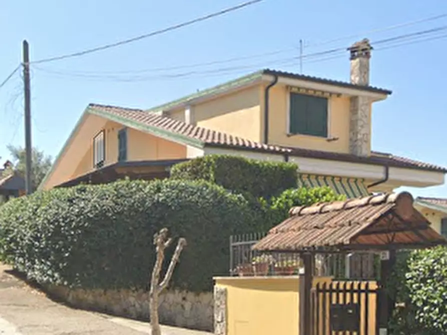 Immagine 23 di Villa in vendita  in Via Guido Reni a Guidonia Montecelio