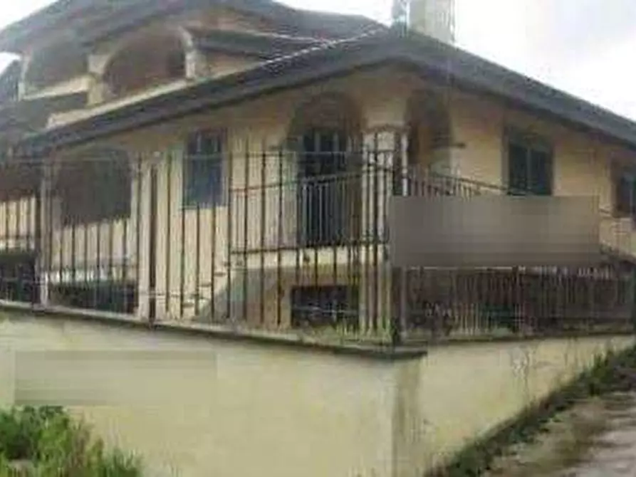 Immagine 1 di Villa in vendita  in Vicolo di S. Matteo a Roma