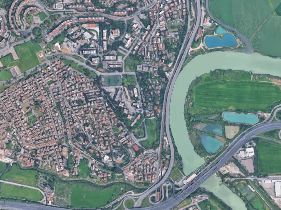 Immagine 3 di Garage in vendita  in Via Sirmione a Roma