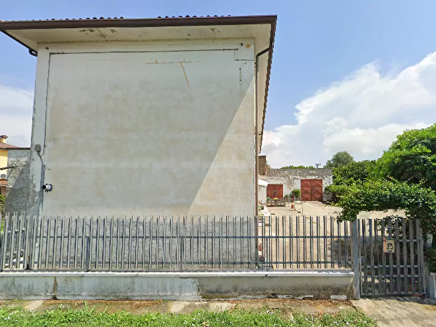 Immagine 10 di Stabile in vendita  in Via Vela Soranzo a Villa Bartolomea