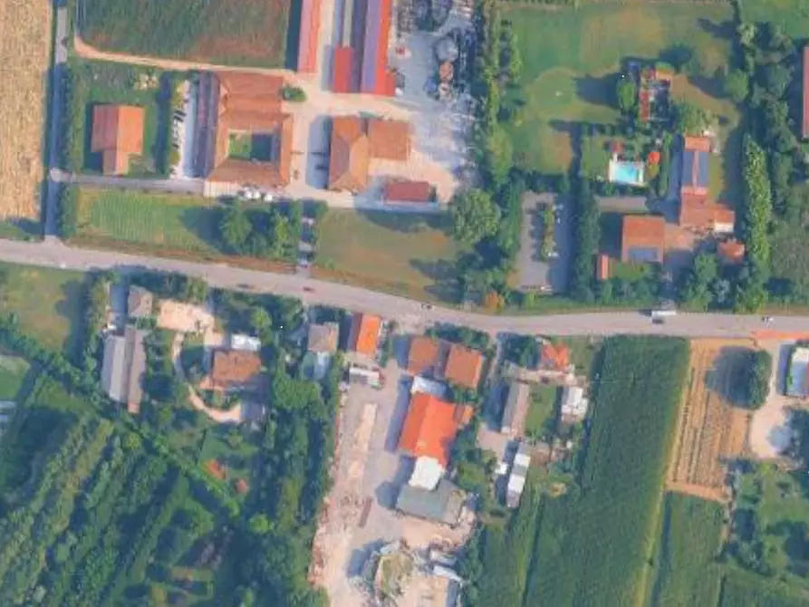 Immagine 10 di Garage in vendita  in Via Triestina a Venezia