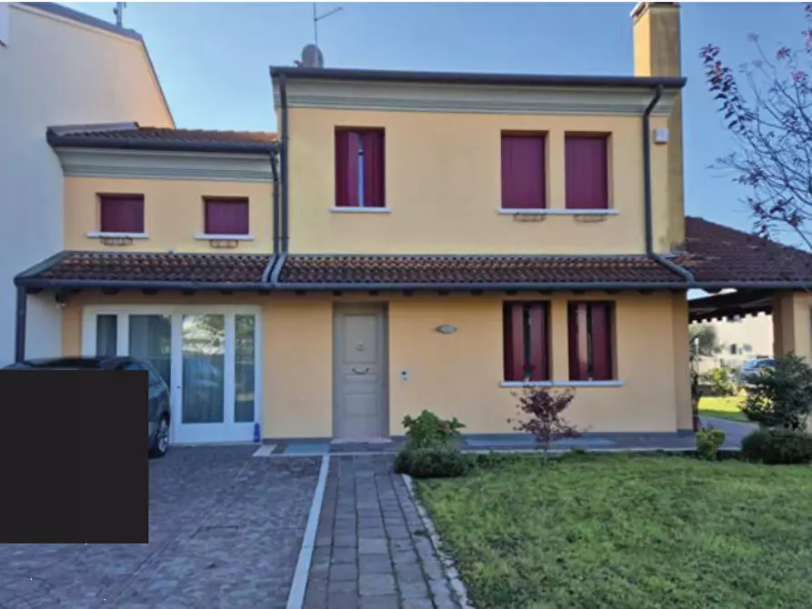 Immagine 1 di Porzione di casa in vendita  in Via L. Einaudi a Mareno Di Piave