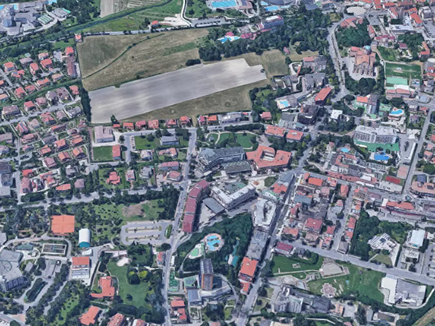 Immagine 10 di Magazzino in vendita  in Via Carducci a Montegrotto Terme