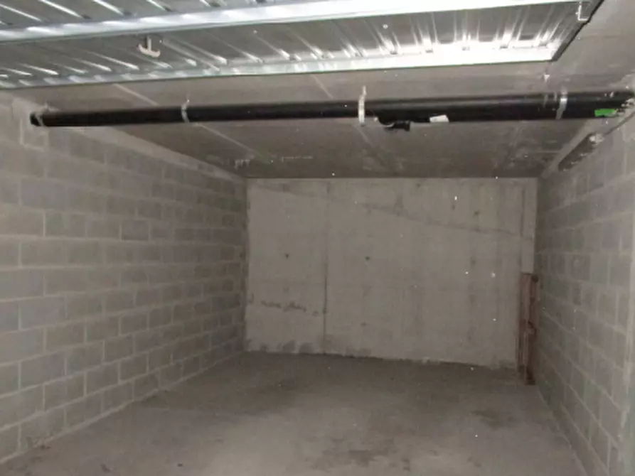 Immagine 3 di Negozio in vendita  in Viale Toscana a Cologno Monzese