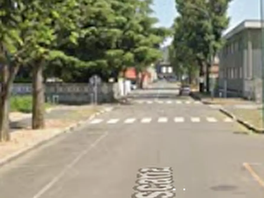 Immagine 10 di Negozio in vendita  in Viale Toscana a Cologno Monzese