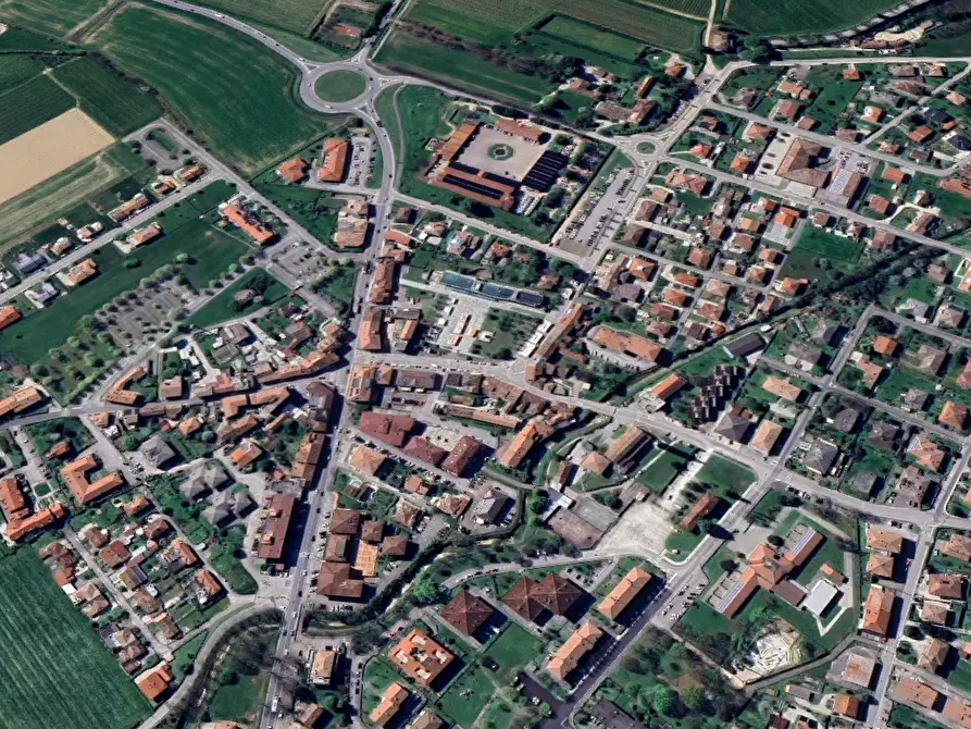 Immagine 11 di Negozio in vendita  in Via Ugo la Malfa a Susegana