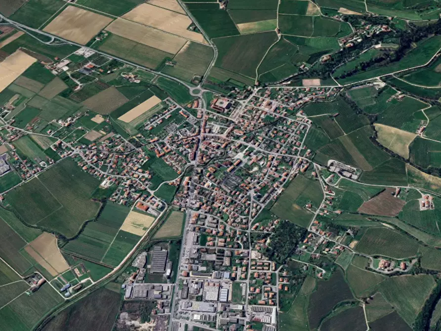 Immagine 14 di Negozio in vendita  in Via Ugo la Malfa a Susegana