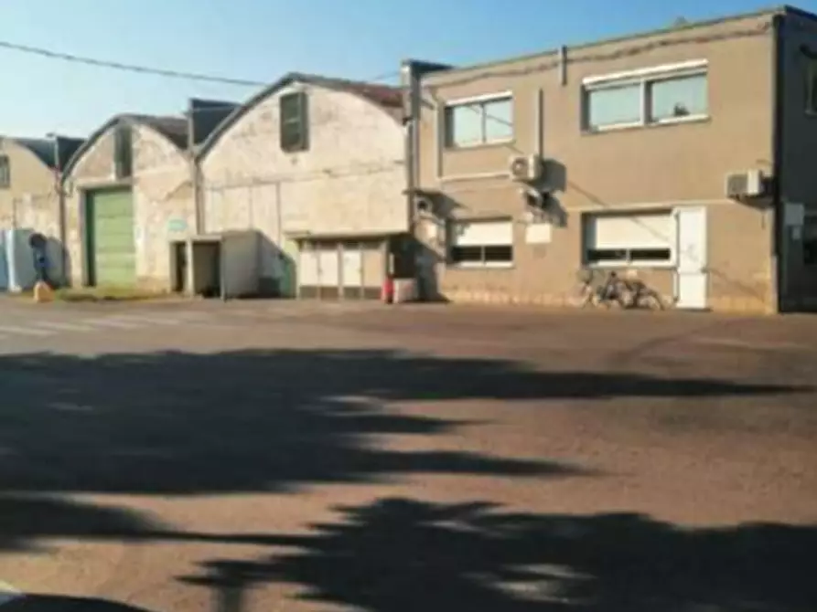 Immagine 4 di Capannone industriale in vendita  in Via Granarolo a Faenza